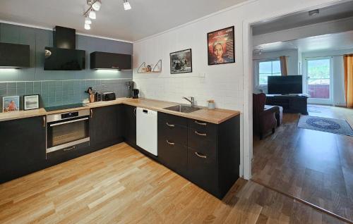 Cocina, Cozy Home In Kongsberg in Kongsberg