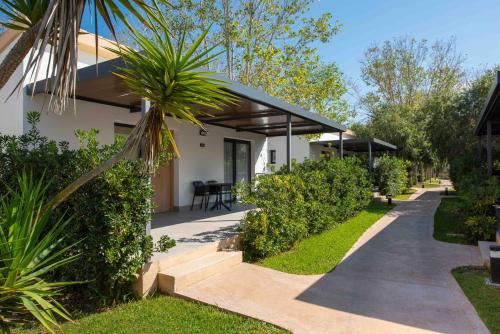 Valentin Playa de Muro Room Type - Golden Bungalow