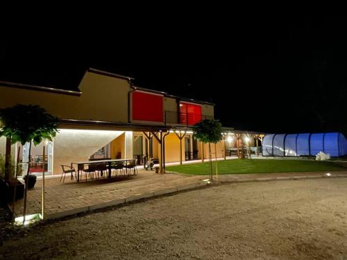 Csomópont Családi Vendégház (Csomopont Csaladi Vendeghaz) in Visz