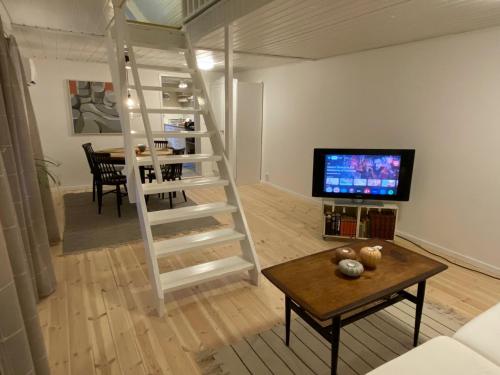 Björnamåla stuga (Bjornamala stuga) in Asarum