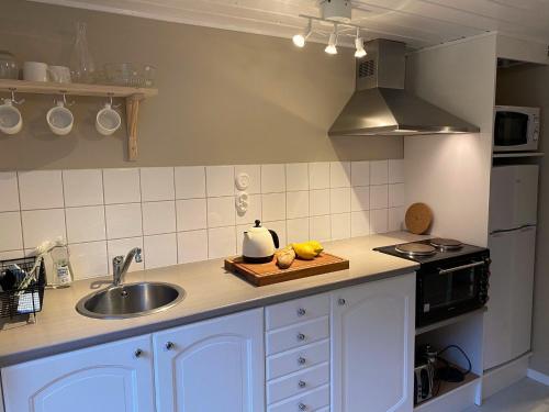 Björnamåla stuga (Bjornamala stuga) in Asarum