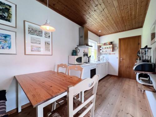 Charming 3-bedroom Home With Stunning Fjord Views in Trongisvágur