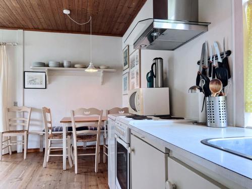 Charming 3-bedroom Home With Stunning Fjord Views in Trongisvágur