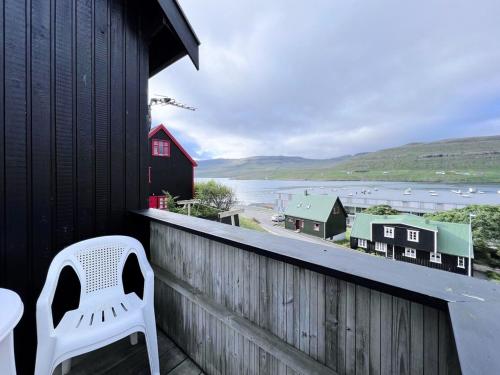 Charming 3-bedroom Home With Stunning Fjord Views in Trongisvágur