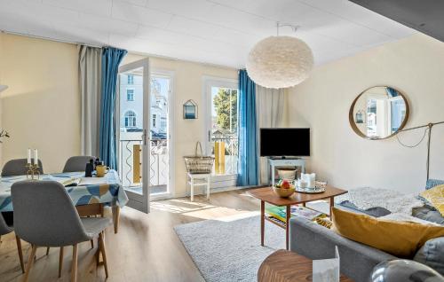 2 Bedroom Lovely Apartment In Allinge in Allinge