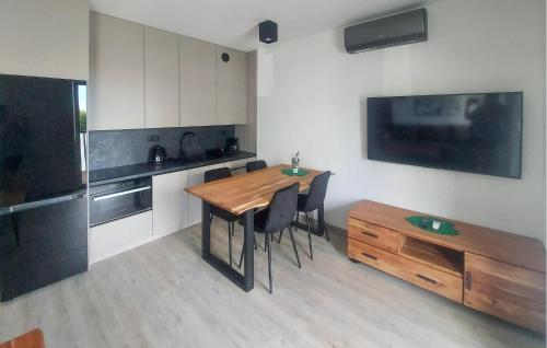 Stunning Apartment In Sianozety With Wifi - image 3