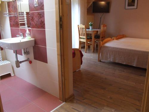 Triple Room with Bathroom