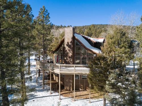The Perfect Place To Gather W Family & Friends - Spacious Angel Fire Mountain Chalet - 3br Main House Plus 1br Guest House Royal Retreat By Boutiq in Angel Fire, USA