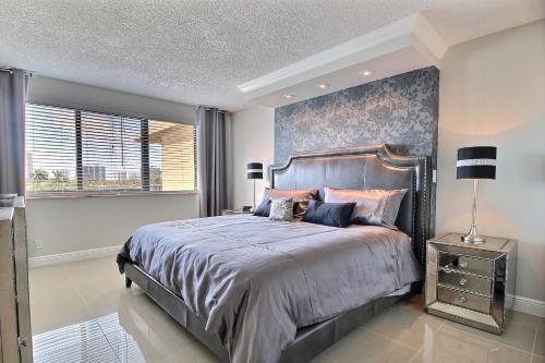 Golden Isles # 509 in Hallandale Beach, USA