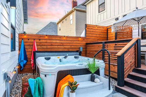 Artisan Oasis-hot Tub Fire Pit 8bd Whole House near Crown Hill Temető