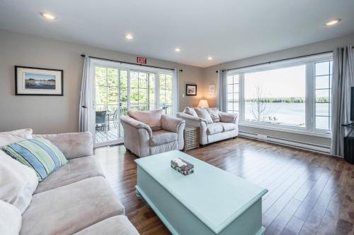 Serene Lakefront Retreat Explore and Unwind in Miller Lake (ON)