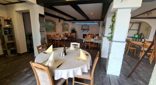 Restaurant, Hotel Rössli in Oberried am Brienzersee