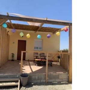 2 bedrooms, 5 beds