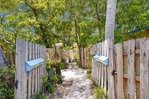 Lovely 1 Bedroom - Just Beachy By Pmi in Fort Lauderdale, USA