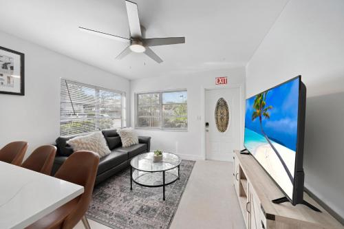 Lovely 1 Bedroom - Just Beachy By Pmi in Fort Lauderdale, USA
