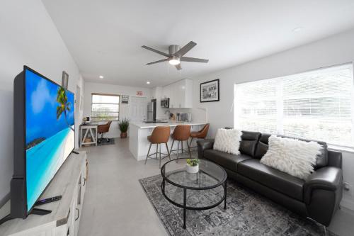 Lovely 1 Bedroom - Just Beachy By Pmi in Fort Lauderdale, USA