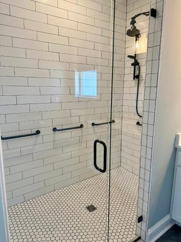 Charming 1-bedroom in-law suite with elevator access and a waterfront view