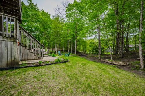 Creek Side Cozy & Serene Cottage Home in Red Bay (ON)