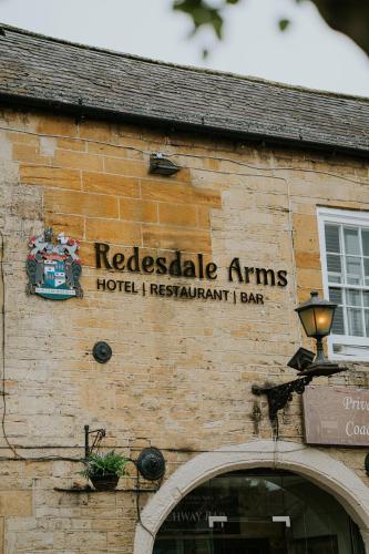 Redesdale Arms Hotel - image 10