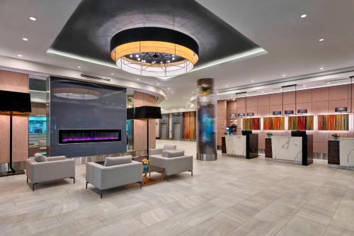 Delta Hotels By Marriott Edmonton Centre Suites