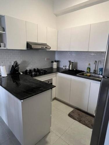 Luxury apartment The Flemington - 20 Vajira Rd - image 13