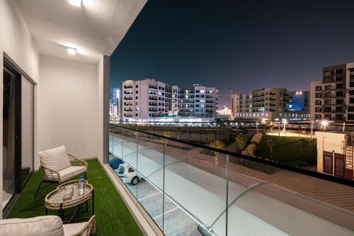 Brand New 1BR with Pool, Sauna & Gym, Dubaï (photo 6)