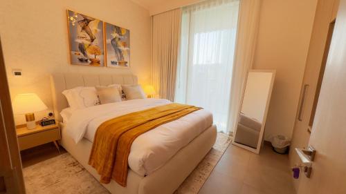 10 minutes to Airport 2BR Creek Harbour with Pool Ideal for Transit and Families, Dubai (photo 8)