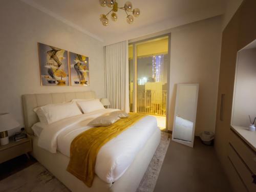 10 minutes to Airport 2BR Creek Harbour with Pool Ideal for Transit and Families, Dubai (photo 7)