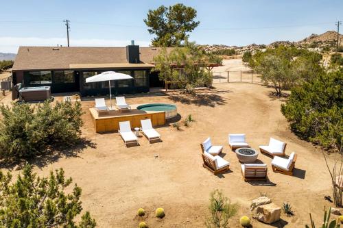 Skyline Retreat A Designer Ranch W Hot Tub in Yucca Valley, USA