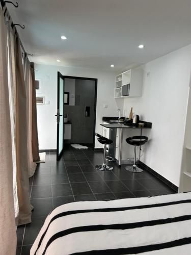 Coastal Beach Apartments - image 5