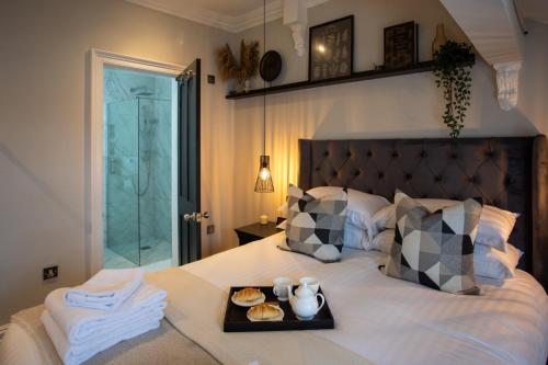 2 twin beds