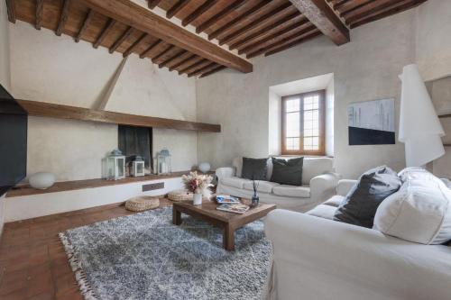 Apartments Florence - Villa Fonte Morgana with pool - Pozzolatico