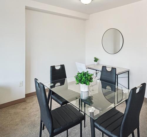 Pp 1002 Modern Corporate 2br, Pool, Gym in Harrisburg, USA