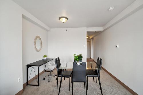 Pp 1306 Modern Corporate 1br, Pool, Gym in Harrisburg, USA