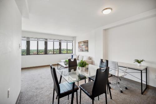 Pp 1802 Modern Corporate 2br, Pool, Gym in Harrisburg, USA