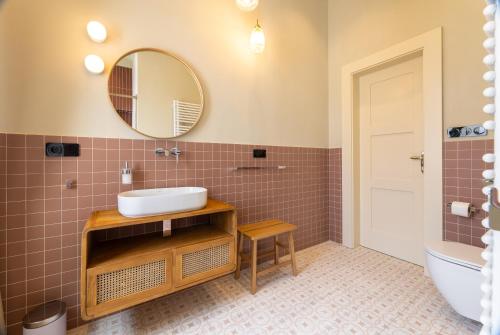 Luxury 2BR Apartment in Old Town with AC by EasyBNB Premium, Praga (zdjęcie 9)