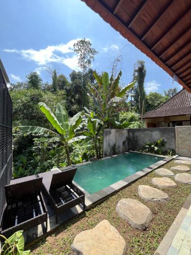 Pis Bolong House, Bali