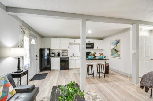 Greenwood Studio Cottage Less Than 1 Mi to Downtown! Greenwood Studio Cottage Less Than 1 Mi to Downtown!