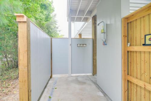 Modern Waveland Home 5 Blocks to S Beach Blvd - image 2