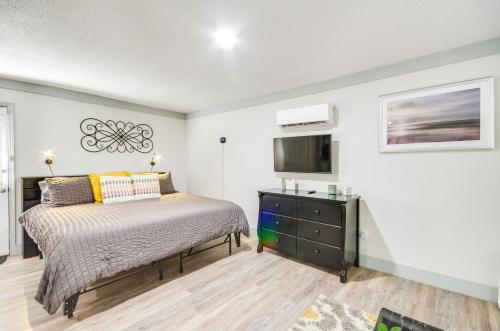 Greenwood Studio Cottage Less Than 1 Mi to Downtown! Greenwood Studio Cottage Less Than 1 Mi to Downtown!