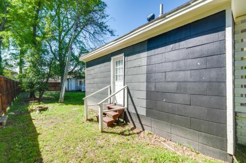 Greenwood Studio Cottage Less Than 1 Mi to Downtown! Greenwood Studio Cottage Less Than 1 Mi to Downtown!