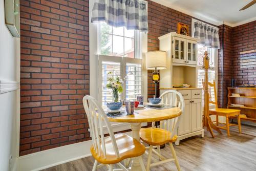 Quaint Mt Vernon Cottage Near Historic Dtwn! in Mount Vernon (OH)