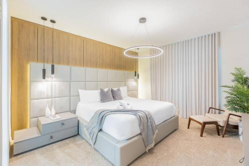 Blessed Family 6br House w Pool, Osceola