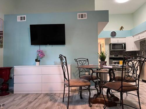2 BR, 5 min Manasota Beach ,Venice, Venice (foto 9)