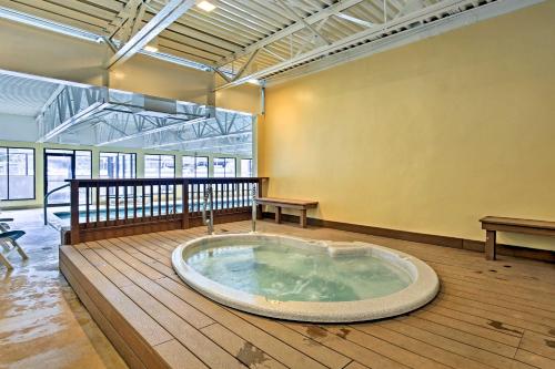 Ski Retreat with Hot Tub Access in Winter Park! thumb 2