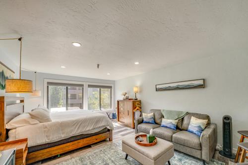 Ski Retreat with Hot Tub Access in Winter Park! detail