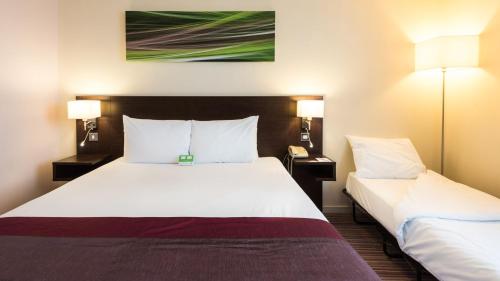 Holiday Inn Slough Windsor an IHG Hotel - image 12