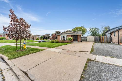 Cozy Home by Niagara Falls