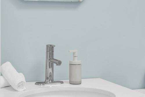 Cozy Home by Niagara Falls