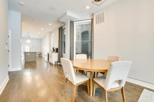 4 Mi to Dtwn Chicago Modern Home with Outdoor Space in Chicago, USA